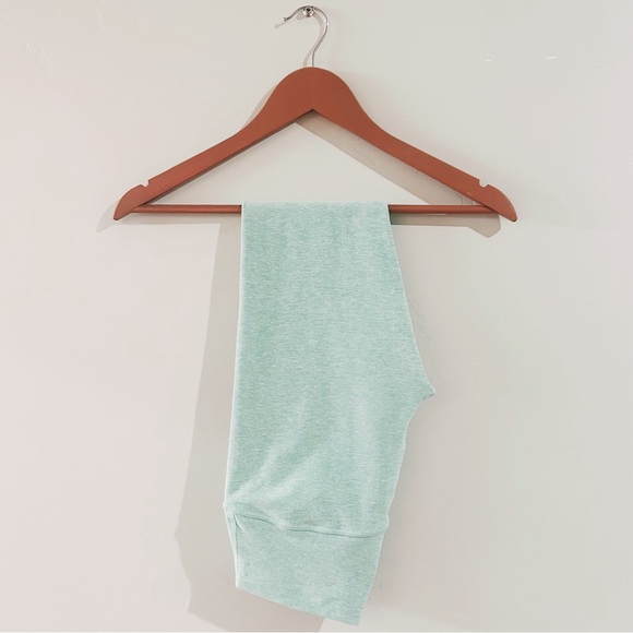 ALO Yoga Pants - alo yoga | alosoft high-waist 7/8 highlight legging in honeydew heather ↷